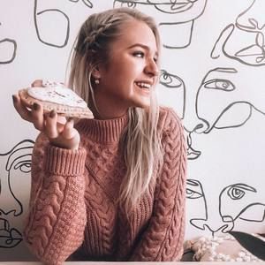 Meet your Posher, Emma